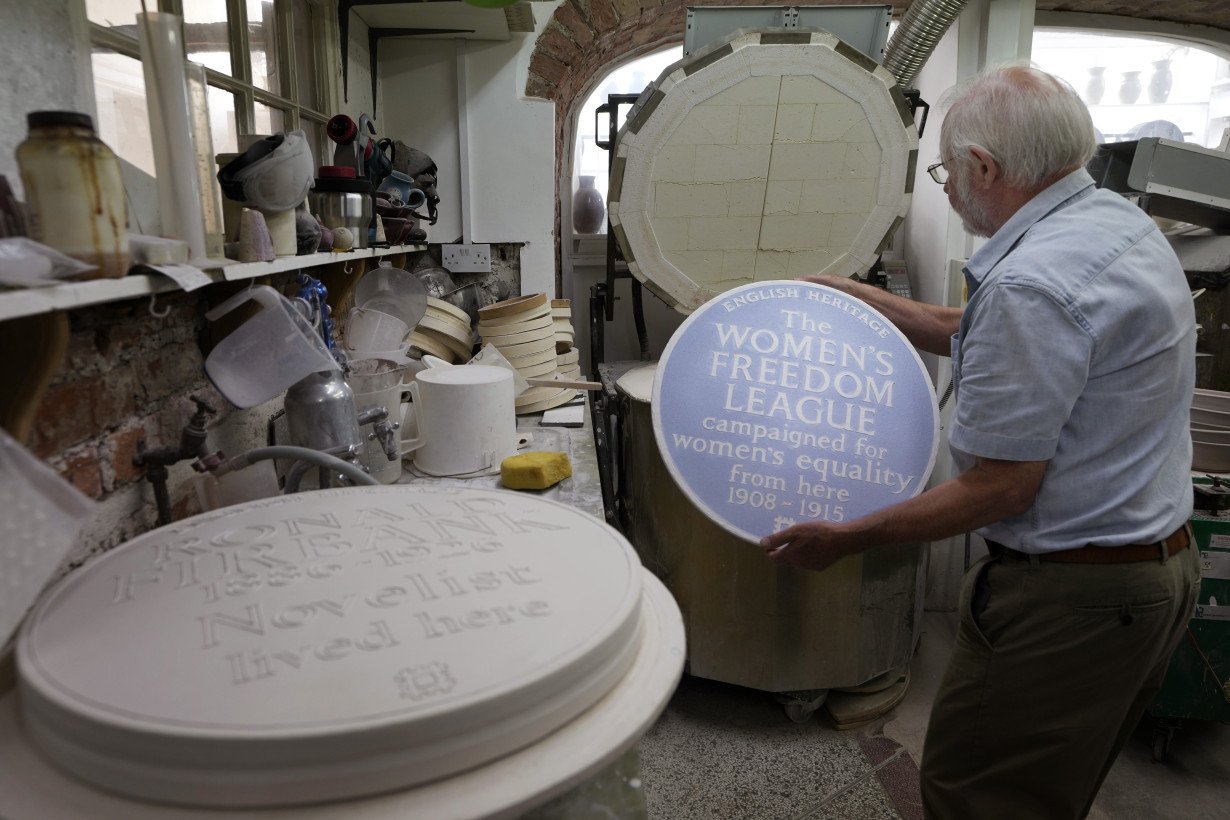 London’s historic blue plaques seek more diversity as 1,000th marker is unveiled