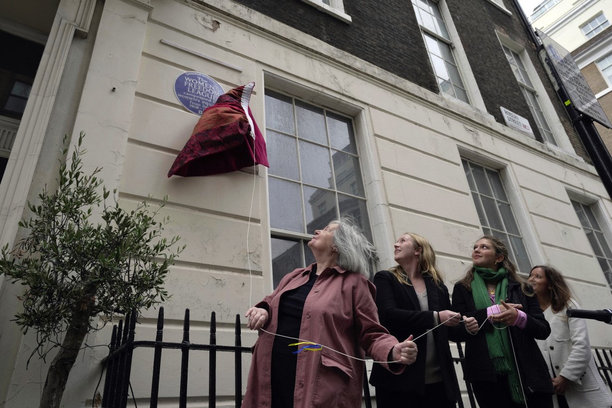 London’s historic blue plaques seek more diversity as 1,000th marker is unveiled