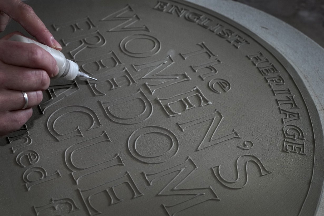 London’s historic blue plaques seek more diversity as 1,000th marker is unveiled