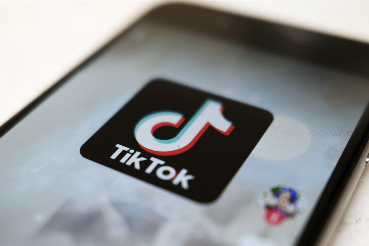 TikTok AI label