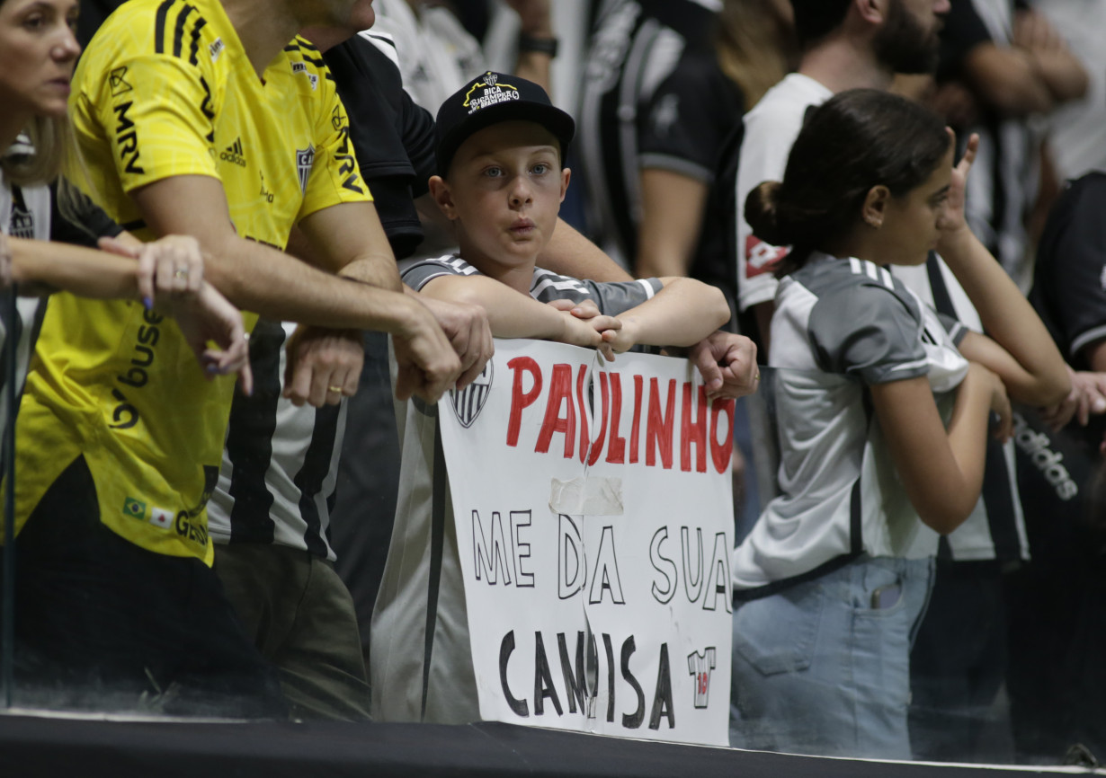 Soccer player Paulinho won't let intolerance of his Afro-Brazilian religion stop his faith