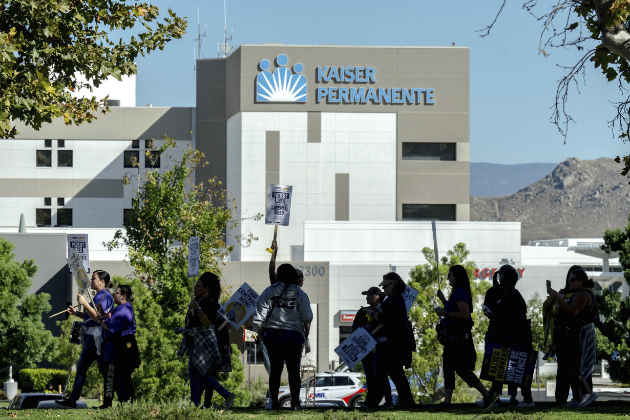 Health care workers picket outside US hospitals in multiple states, kicking off 3-day strike