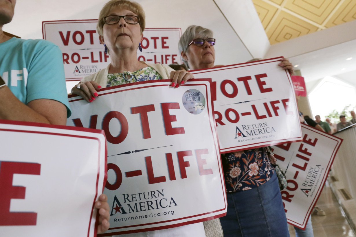 Judge blocks 2 provisions in North Carolina's new abortion law; 12-week near-ban remains in place