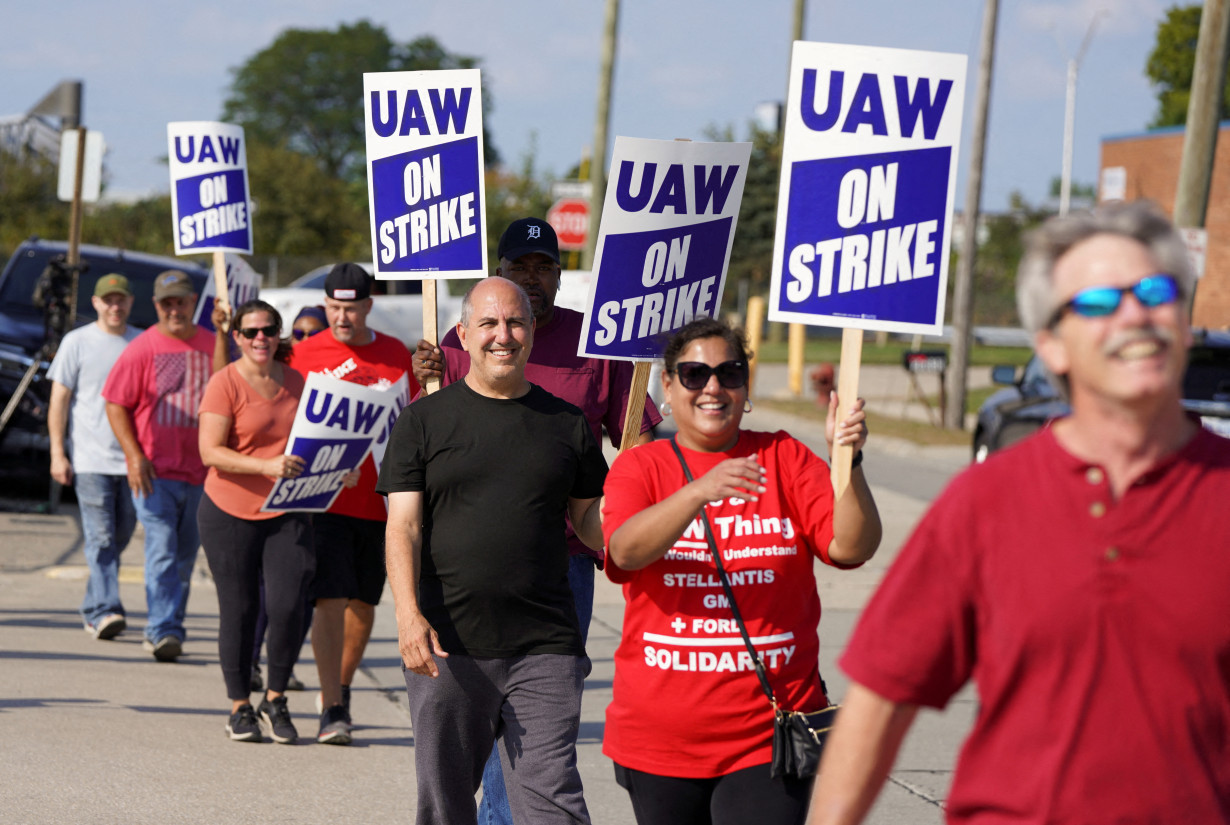 FILE PHOTO: UAW strike continues, in Center Line, Michigan