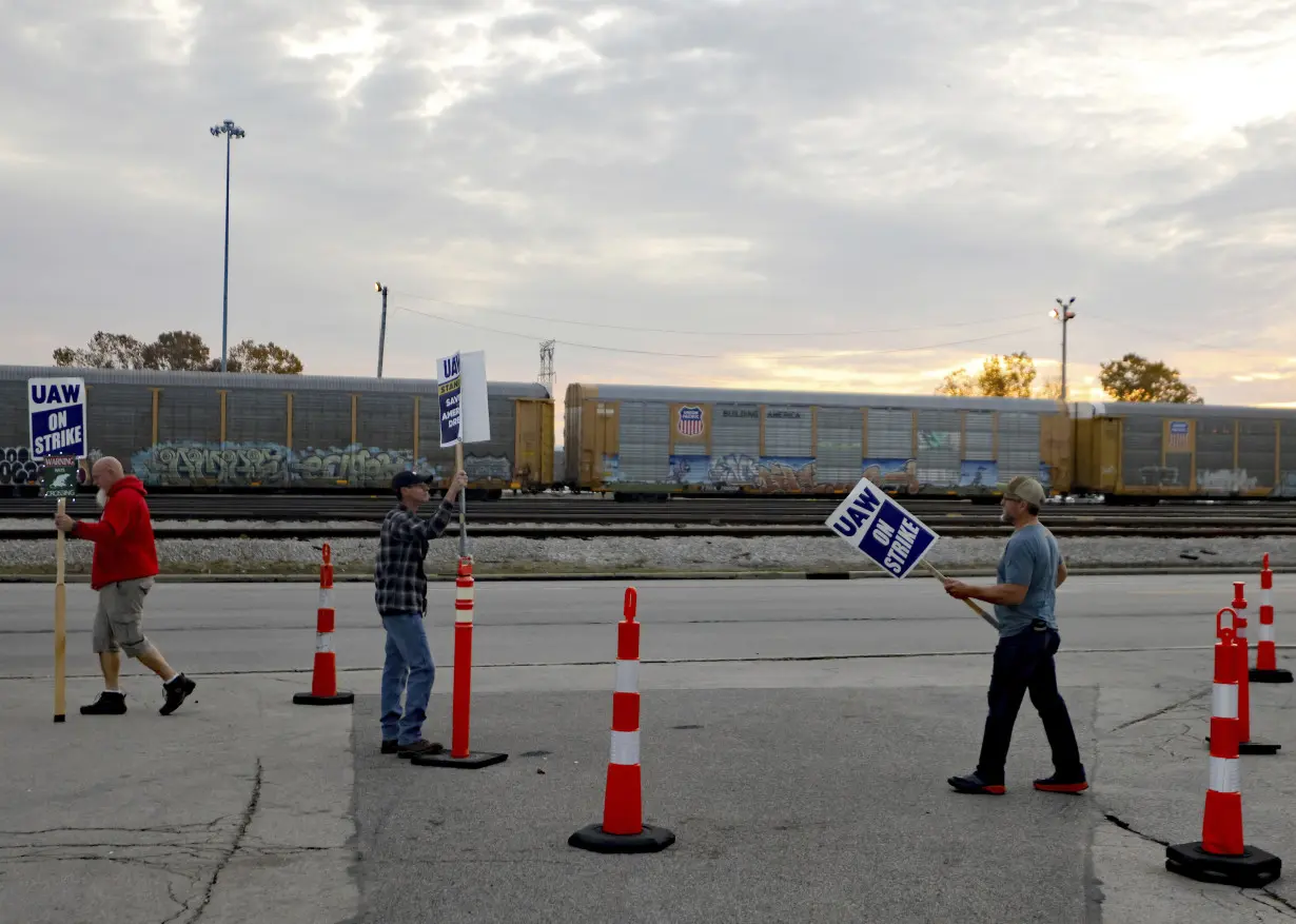 Auto Workers-Strikes