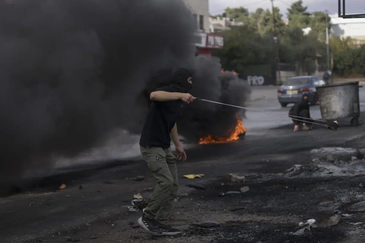 Thousands in Muslim countries and beyond demonstrate over Israeli airstrikes