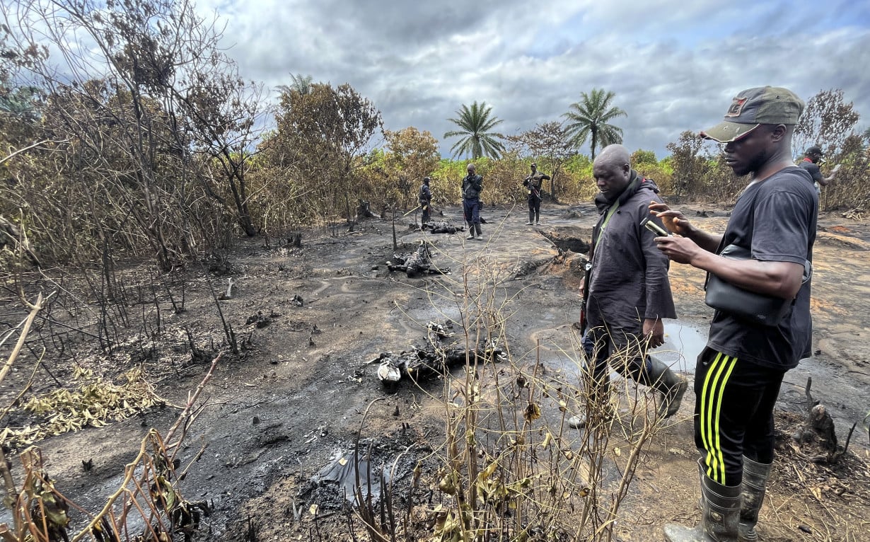 A blast at an illegal oil refinery site kills at least 15 in Nigeria, residents say