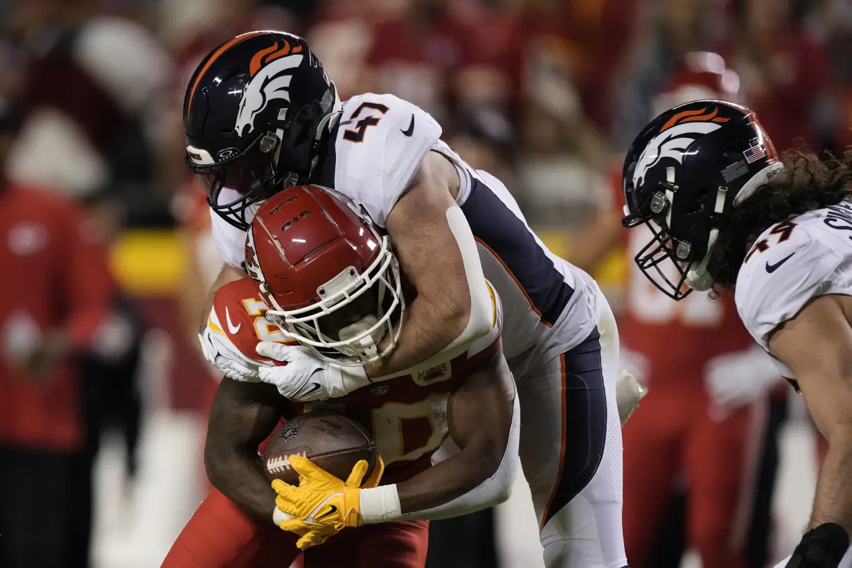 Mahomes throws TD pass, Kelce has big game with Swift watching again as Chiefs beat Broncos 19-8