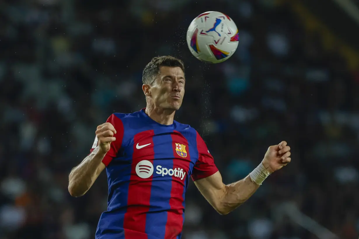 Xavi coy on whether Lewandowski and other Barcelona players are fit enough to face Real Madrid