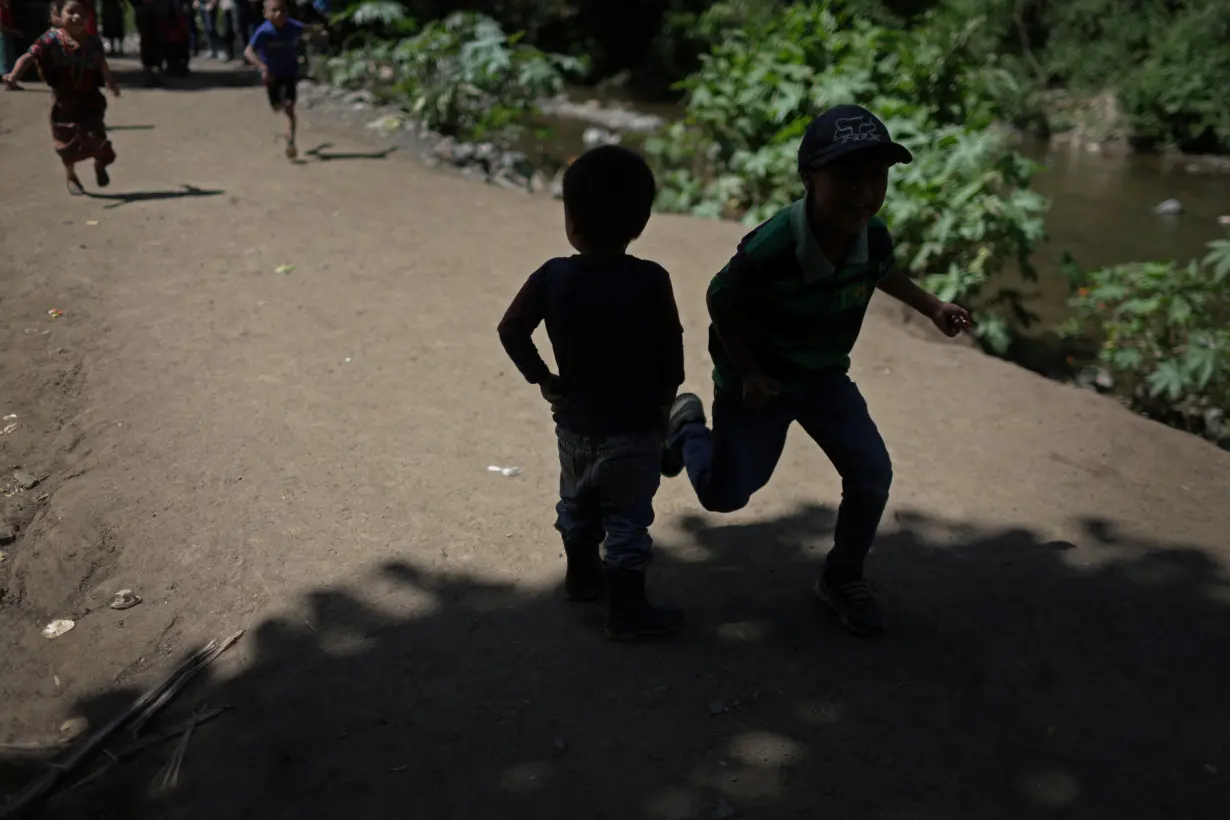 The Wider Image: Food is scarce in Guatemalan village at climate change frontier