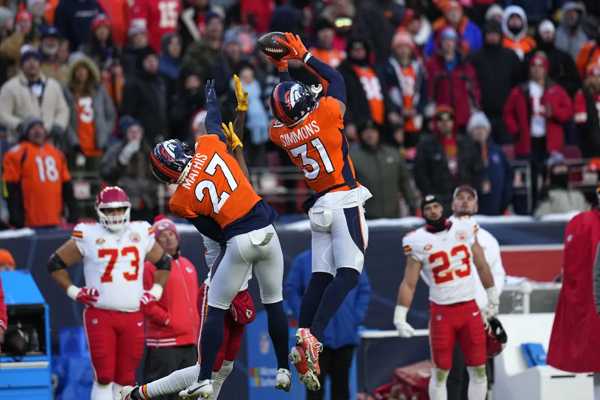 Wilson, Simmons lead Denver Broncos to first win over Chiefs since 2015 with a 24-9 thrashing