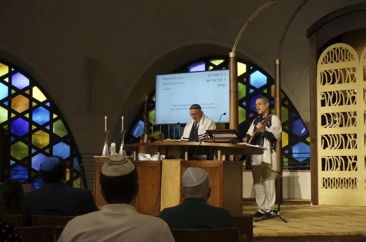 Far from Israel, Jews grieve and pray for peace in Shabbat services held as Israel-Hamas war rages