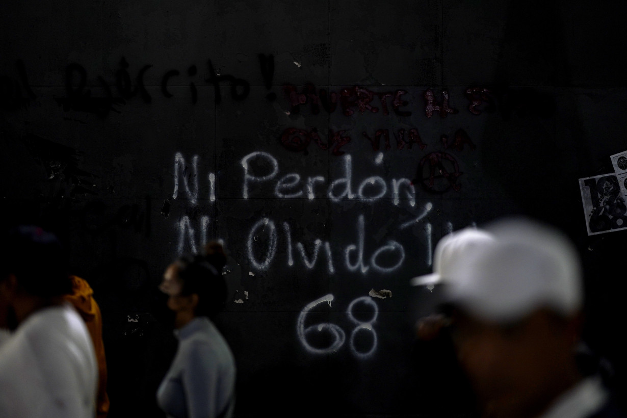 Generations of students remember 1968 massacre in march through Mexico City