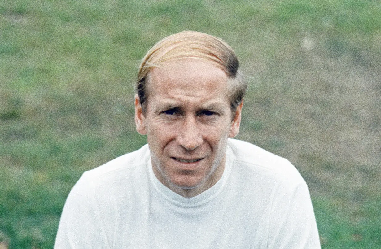 Bobby Charlton, the Manchester United and England soccer great, dies at 86