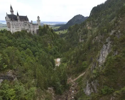 American man indicted on murder charges over an attack on 2 US tourists near a German castle