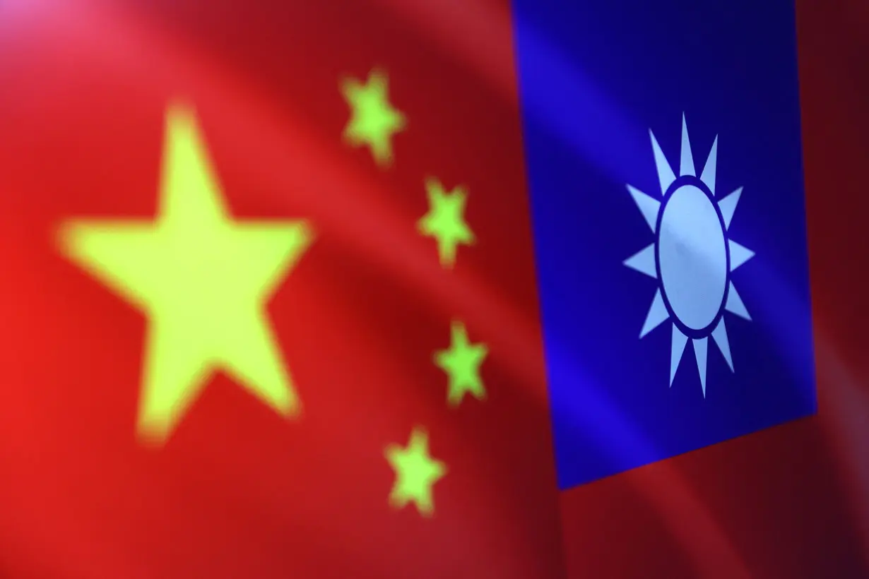 FILE PHOTO: Illustration shows Chinese and Taiwanese flags