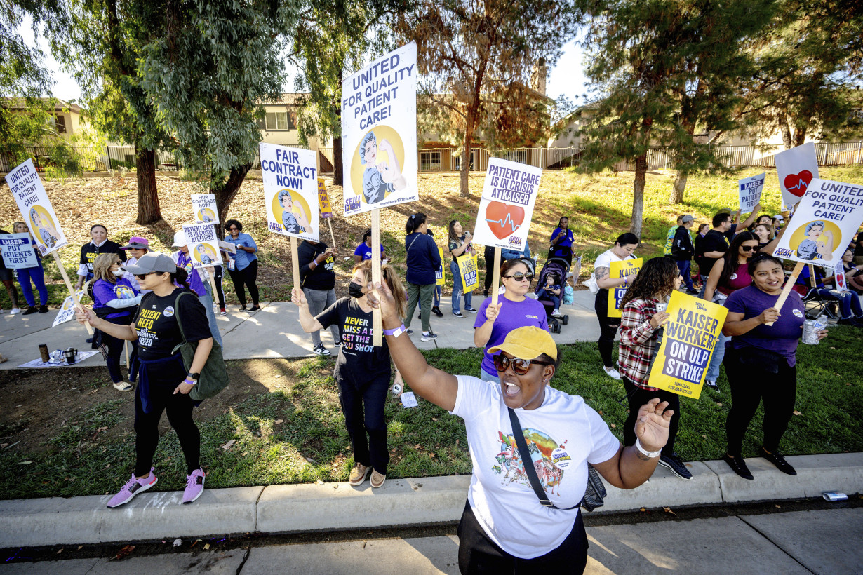 Health care workers picket outside US hospitals in multiple states, kicking off 3-day strike