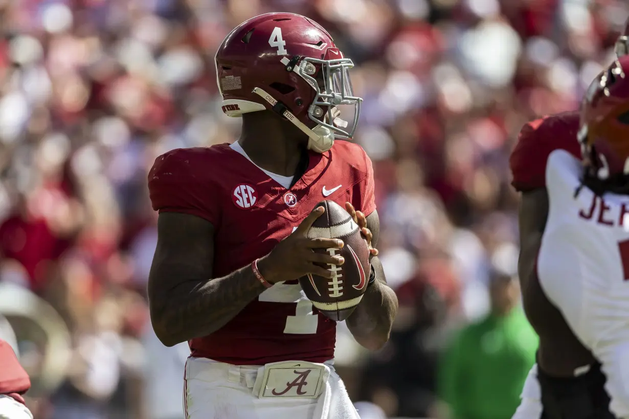 No. 11 Alabama holds off Arkansas comeback, wins 24-21 to stay perfect in SEC