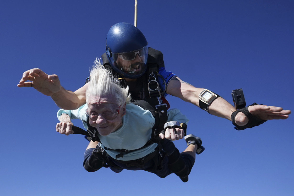 Chicago woman, 104, skydives from plane, aiming for record as the world's oldest skydiver