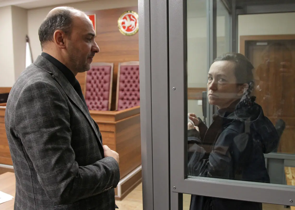 RFE/RL journalist Alsu Kurmasheva attends a court hearing in Kazan