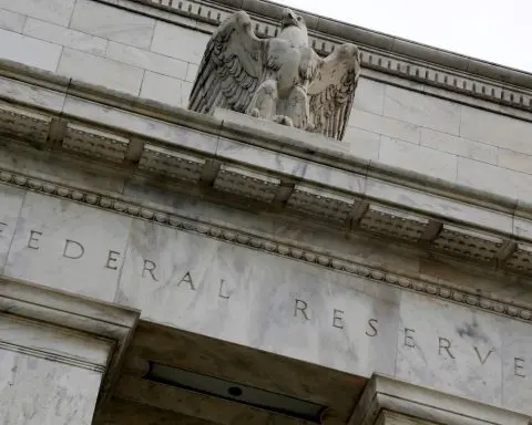 US economy little changed in recent weeks -Fed survey