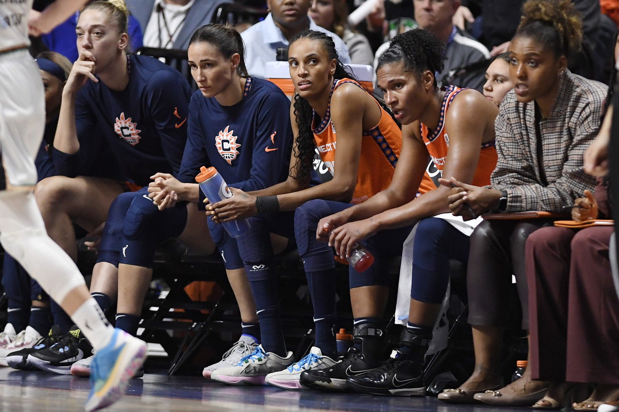 Jones, Stewart lead New York to first WNBA Finals in 21 years with 87-84 win over Connecticut