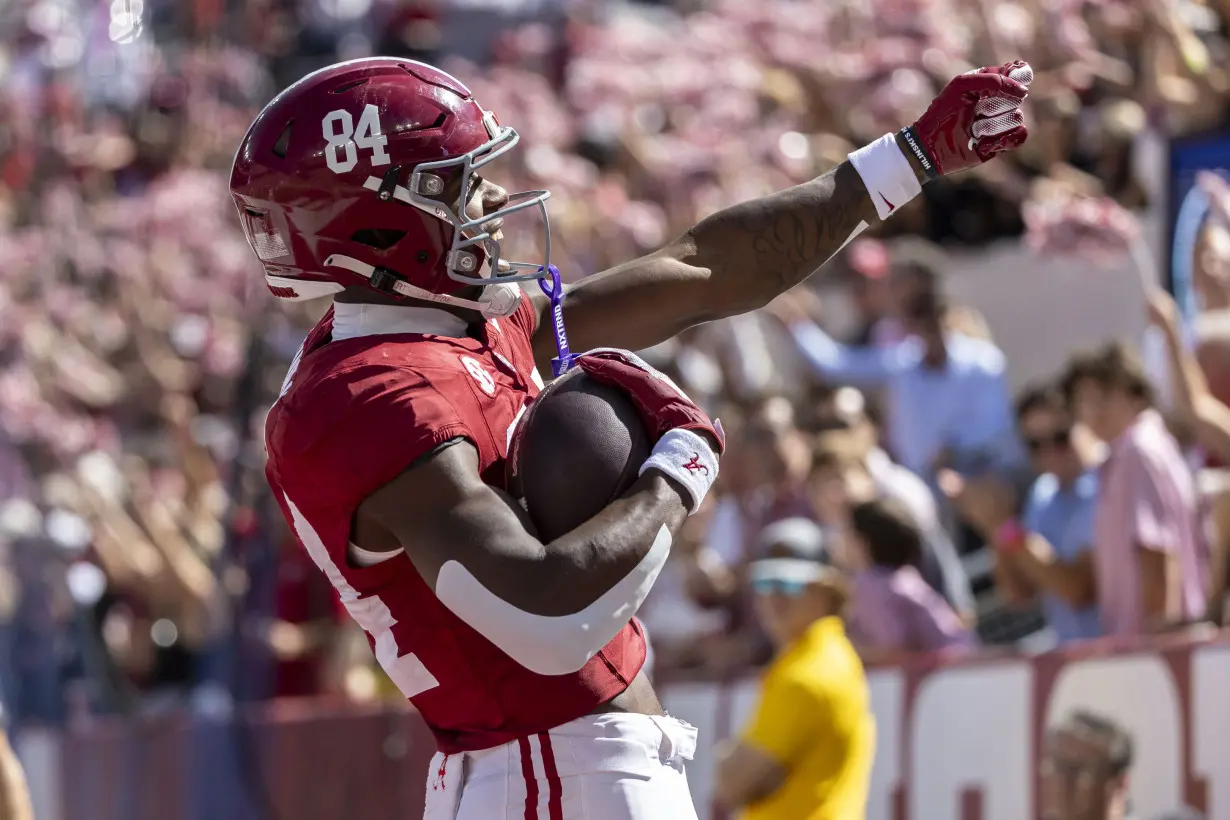 No. 11 Alabama holds off Arkansas comeback, wins 24-21 to stay perfect in SEC