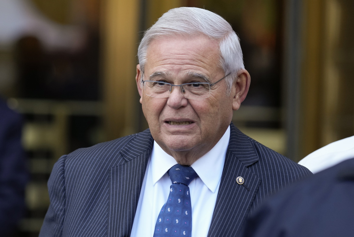 Judge plans May trial for US Sen. Bob Menendez in bribery case