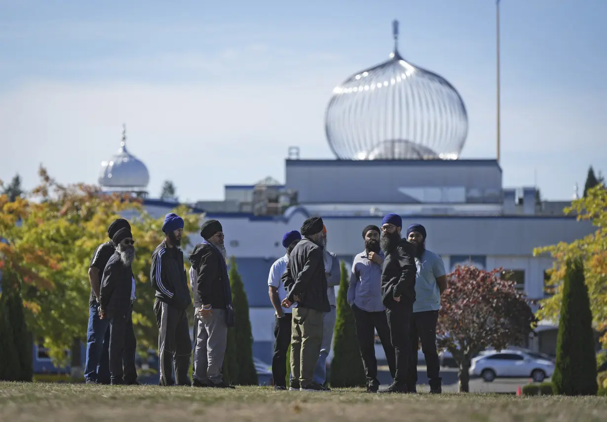 Canada expels an Indian diplomat as it investigates a Sikh's killing. India denies an alleged link