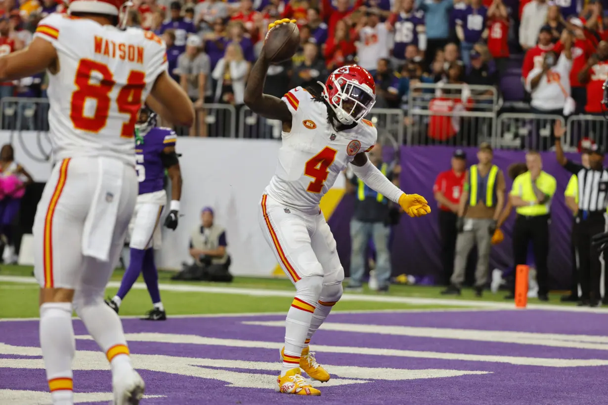 Patrick Mahomes, Chiefs outlast Vikings 27-20; Travis Kelce catches TD pass after hurting ankle