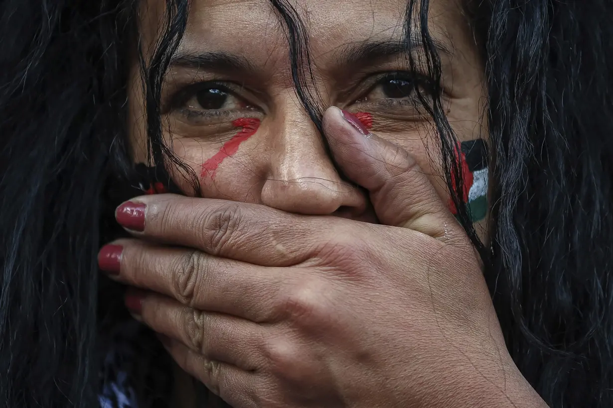 European cities see vigils to oppose antisemitism and rallies seeking relief for Gaza