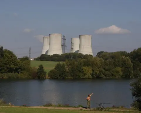 3 energy companies compete to build a new nuclear reactor in the Czech Republic