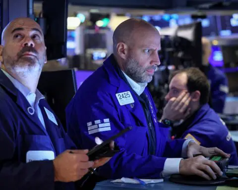 Wall Street ends mixed at close of earnings-packed week