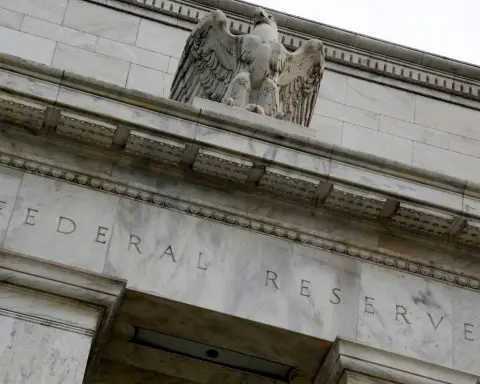 Fed says credit to wind down failed banks drops again in latest week