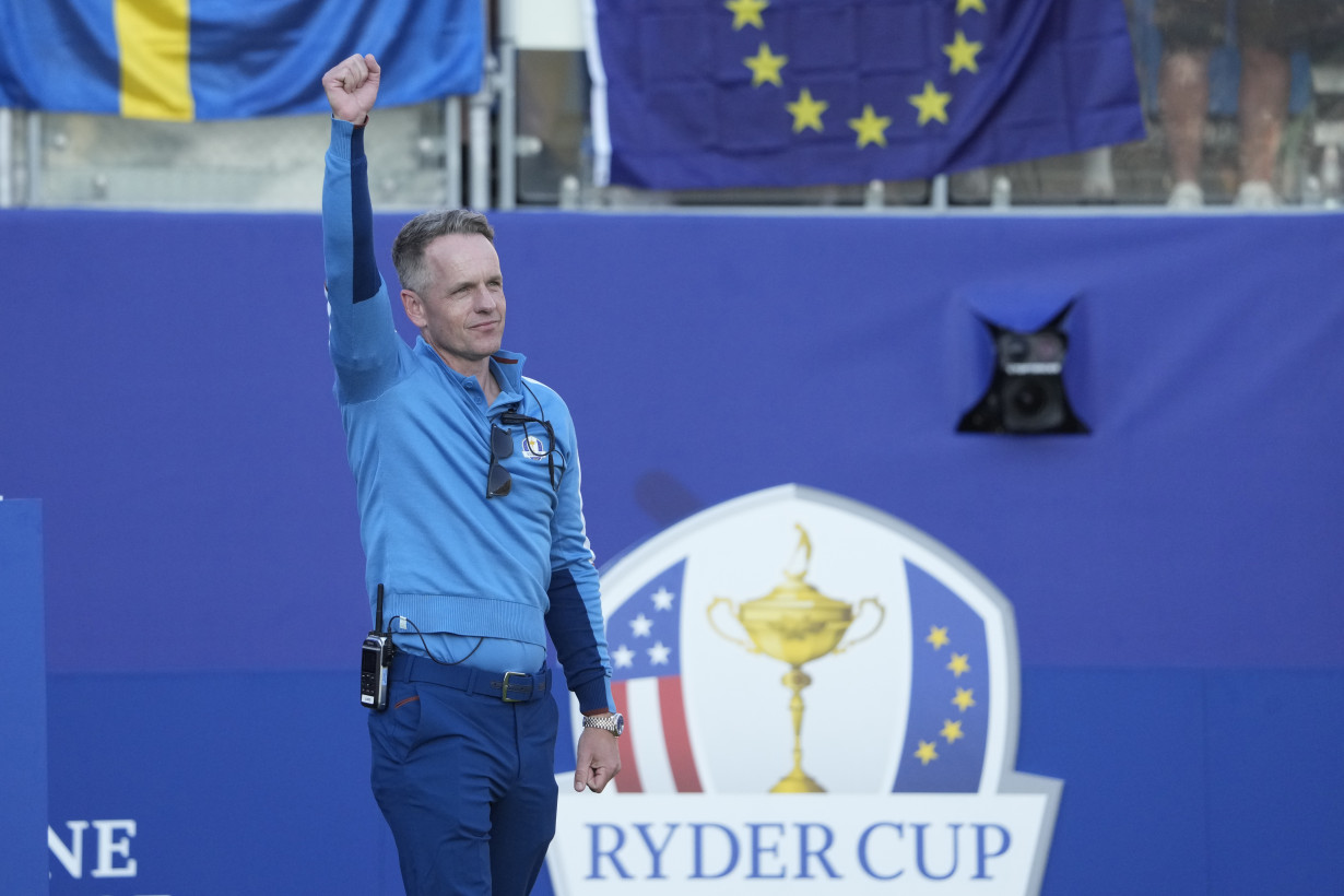 Europe strikes back in Ryder Cup and ties record for largest lead