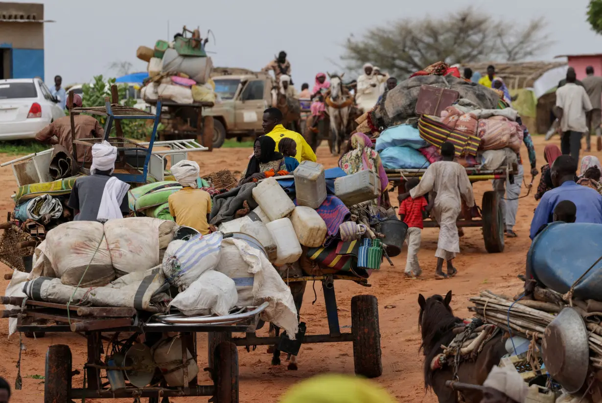 FILE PHOTO: Fleeing Sudanese seek refuge in Chad