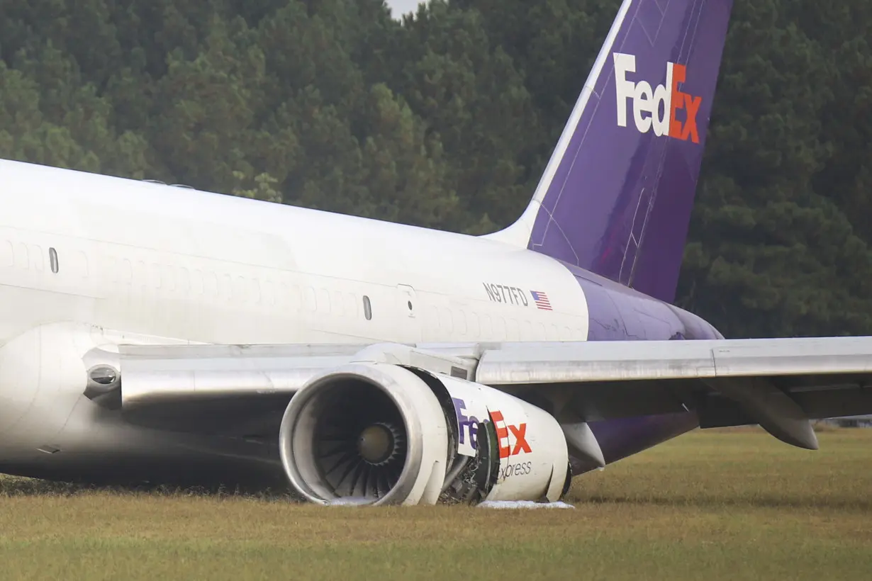 FedEx Plane-Crash-Landing