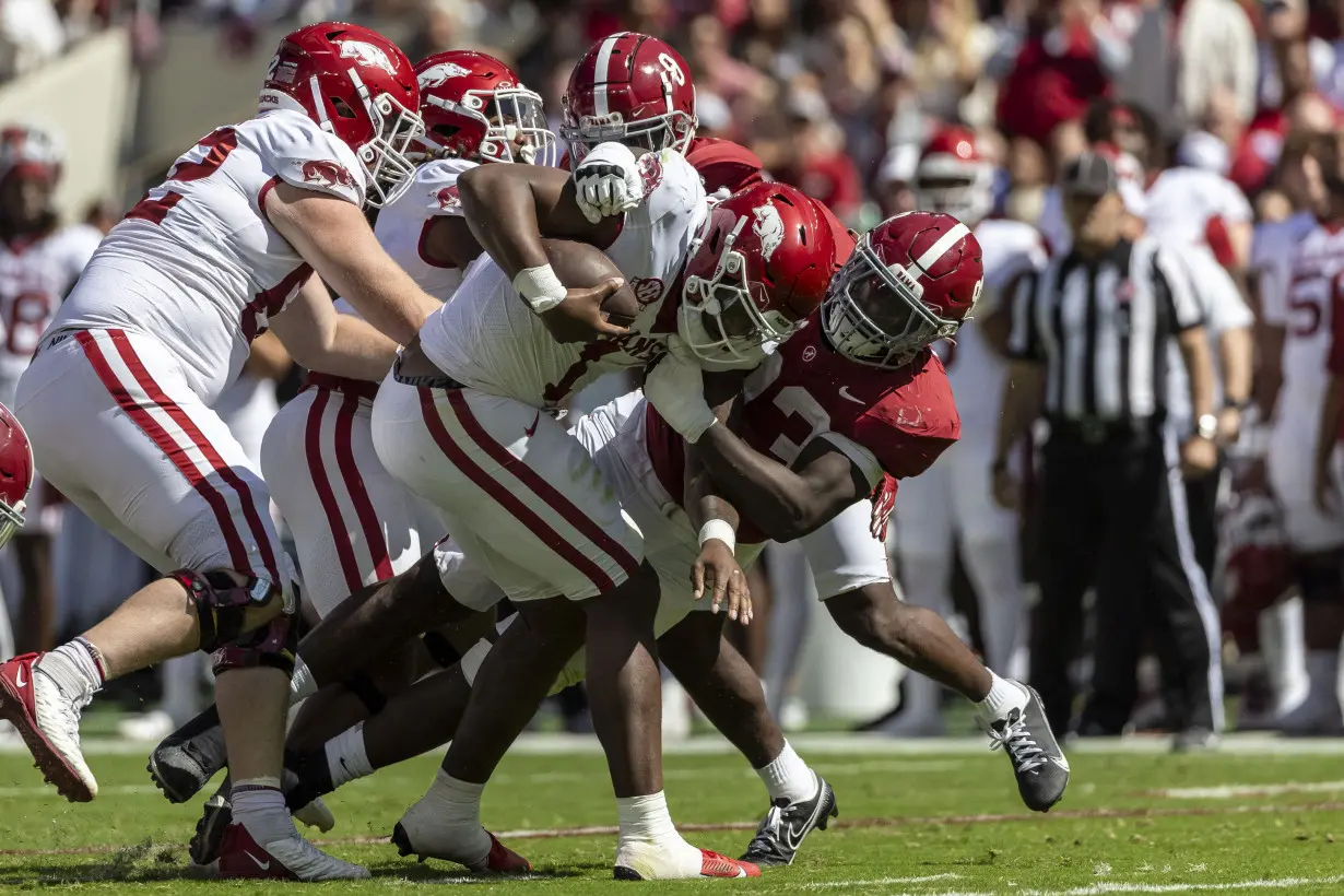 No. 11 Alabama holds off Arkansas comeback, wins 24-21 to stay perfect in SEC