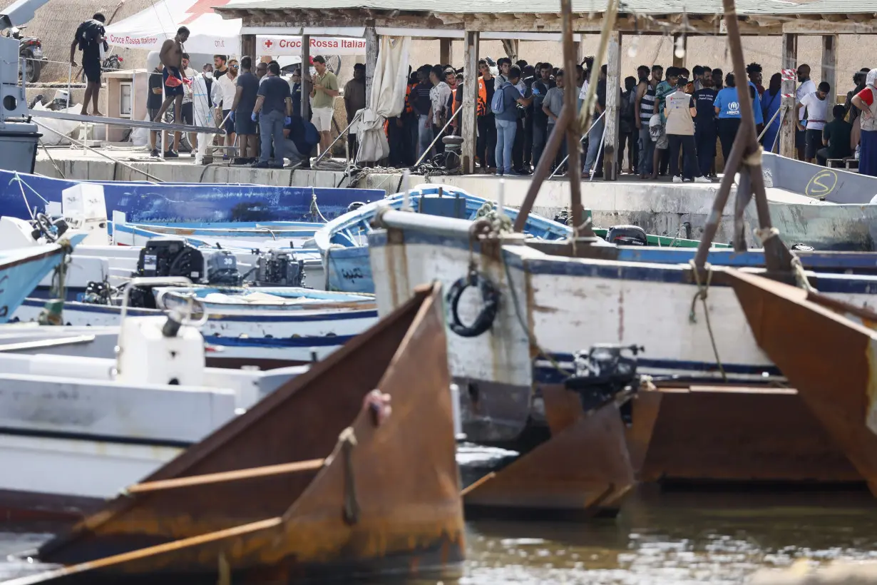 Italy approves new migrant detention as talk turns to naval blockade to prevent launching of boats