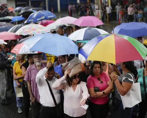 Venezuela's high court has suspended the opposition's primary election process, including its result