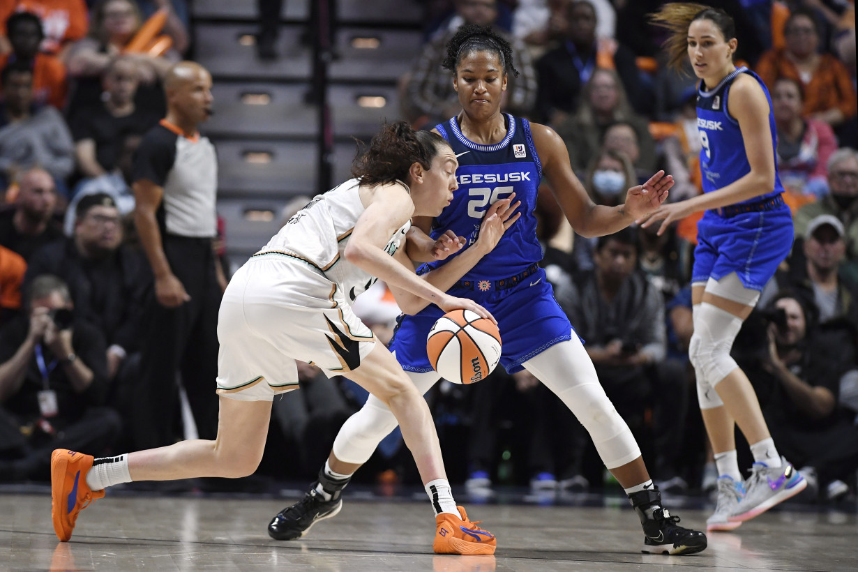 Jones, Stewart lead New York to first WNBA Finals in 21 years with 87-84 win over Connecticut