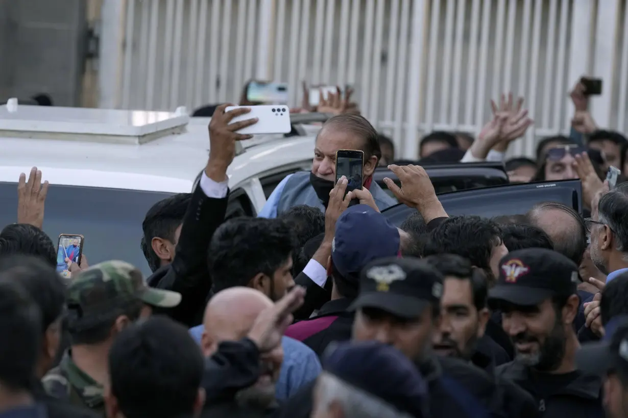 Pakistan’s ex-leader Nawaz Sharif regains right to appeal convictions, opening a path to election