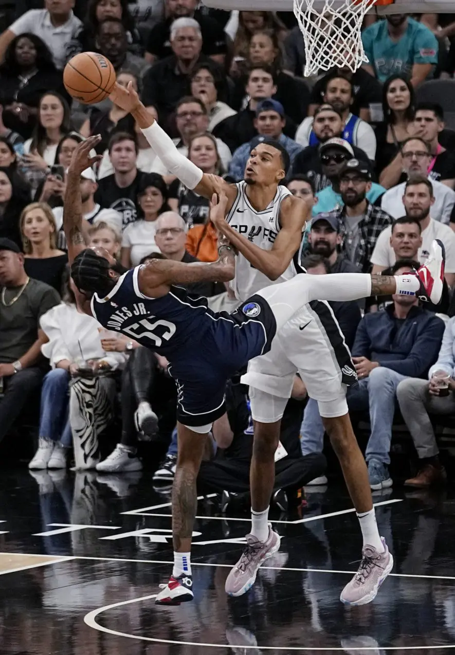 No. 1 pick Wembanyama scores 15 points in NBA debut as Spurs fall to Mavericks in opener