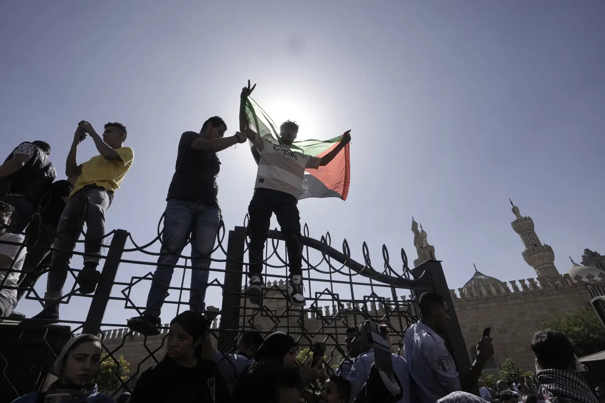 Thousands in Muslim countries and beyond demonstrate over Israeli airstrikes