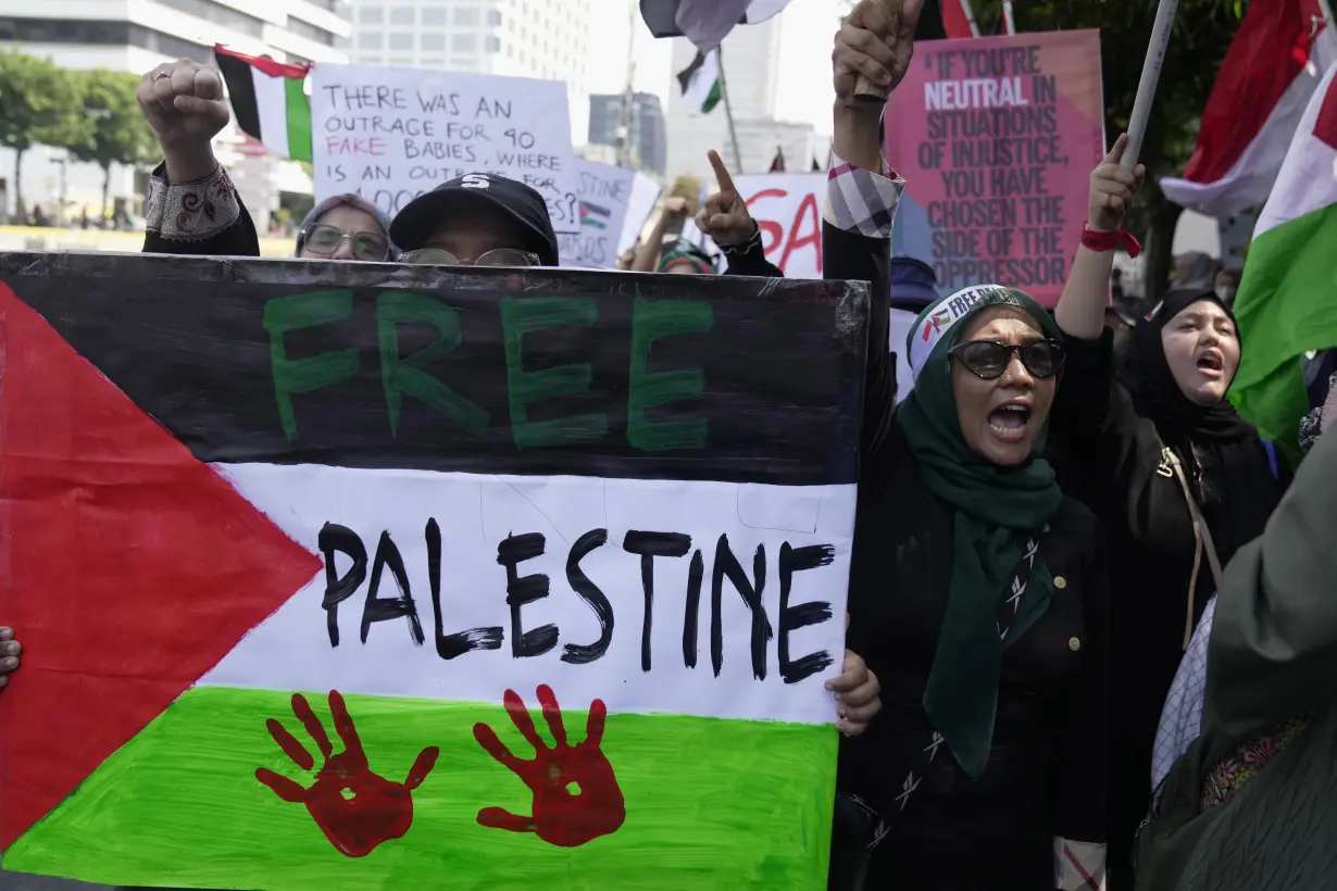 Thousands in Muslim countries and beyond demonstrate over Israeli airstrikes