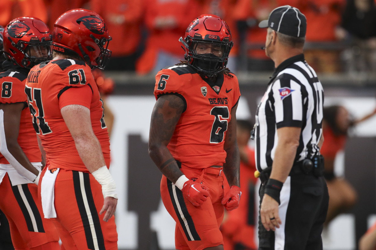 Silas Bolden has 2 TDs to help No. 19 Oregon State beat No. 10 Utah 21-7