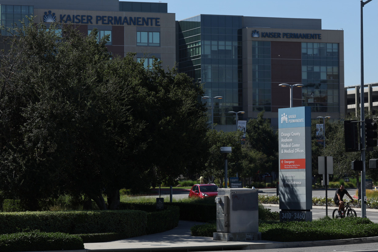 Kaiser Permanente and healthcare workers head for labor clash as strike deadline looms