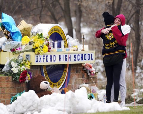 Michigan school shooter's parents cleared to stand trial on involuntary manslaughter charges