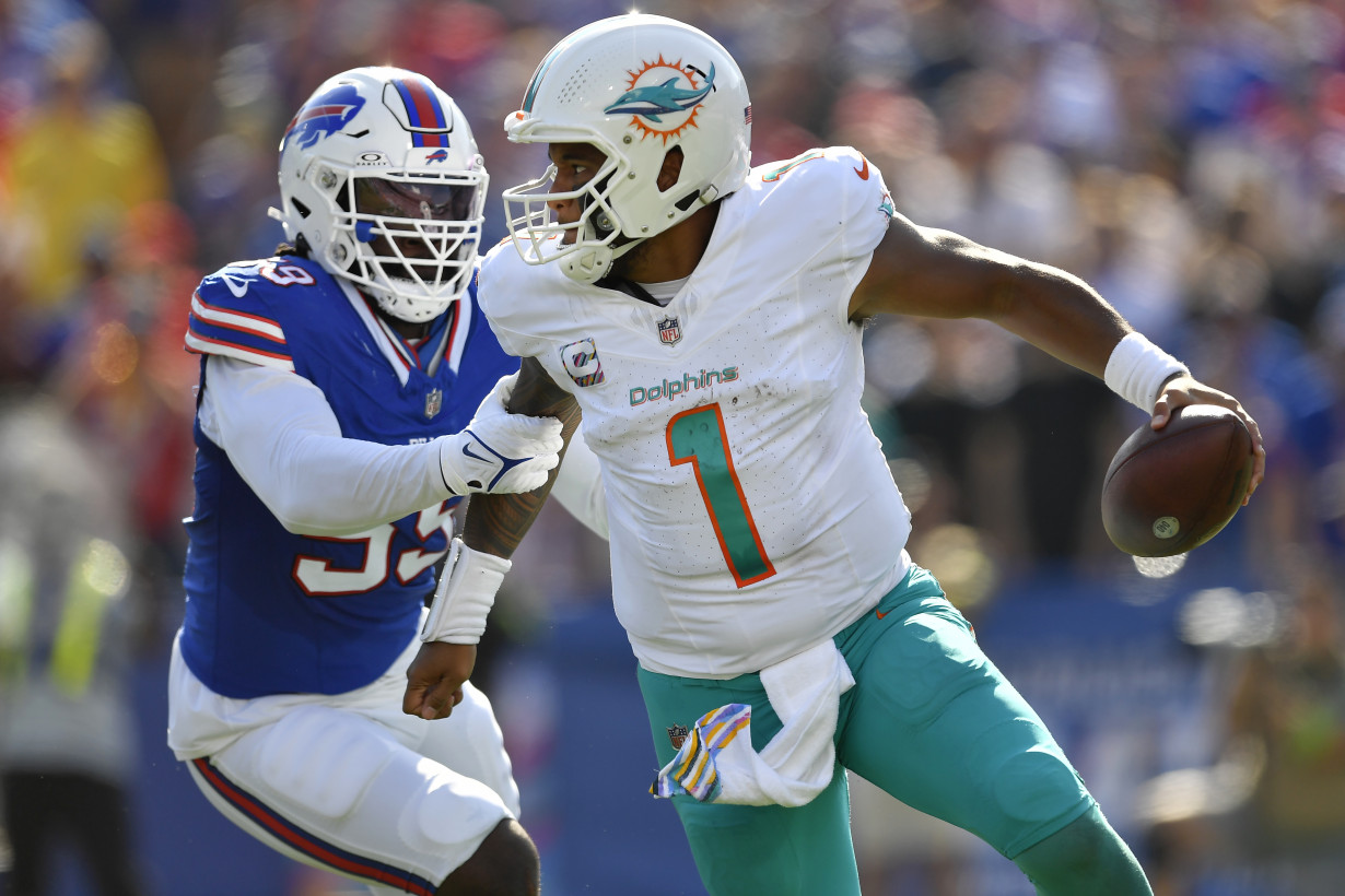 Josh Allen throws 4 TD passes, runs for score, Bills rout division rival Dolphins 48-20