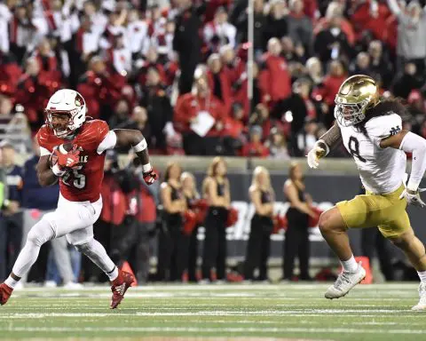 No. 25 Louisville beats No. 10 Notre Dame 33-20, with Jawhar Jordan running for 143 yards, 2 TDs